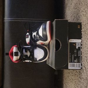 Jordan 1 mid toddler shoe sz 8c